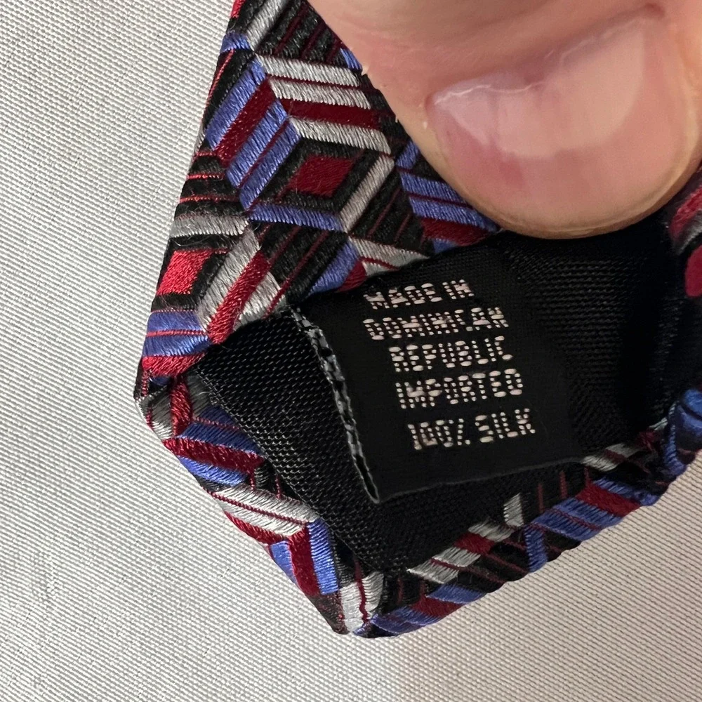 Van Heusen Mens Red Blue Geometric 3D Cube Pattern 100%‎ Silk Necktie 3.75